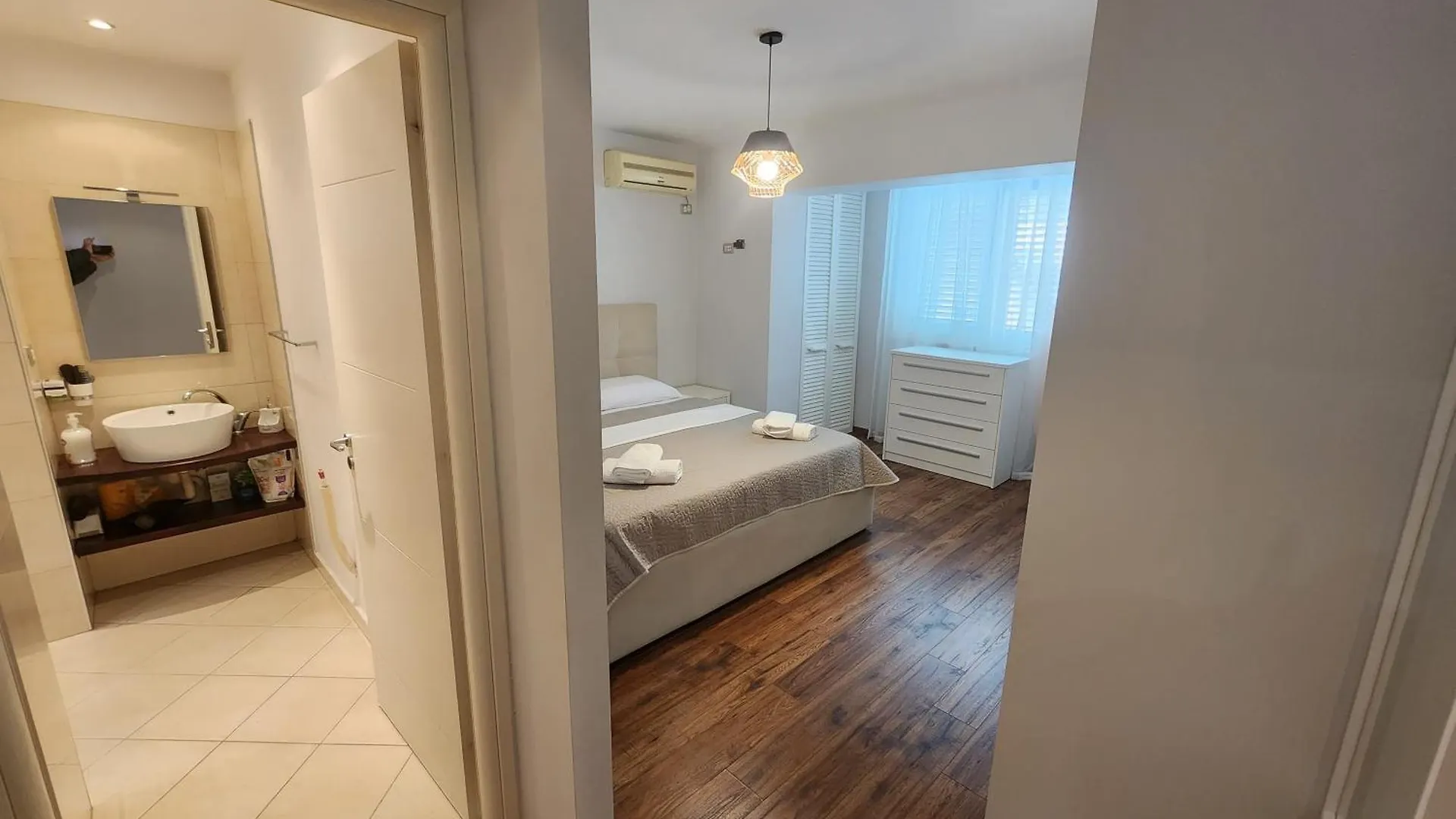 Apartment Sweet Luxury Tirana 0*,